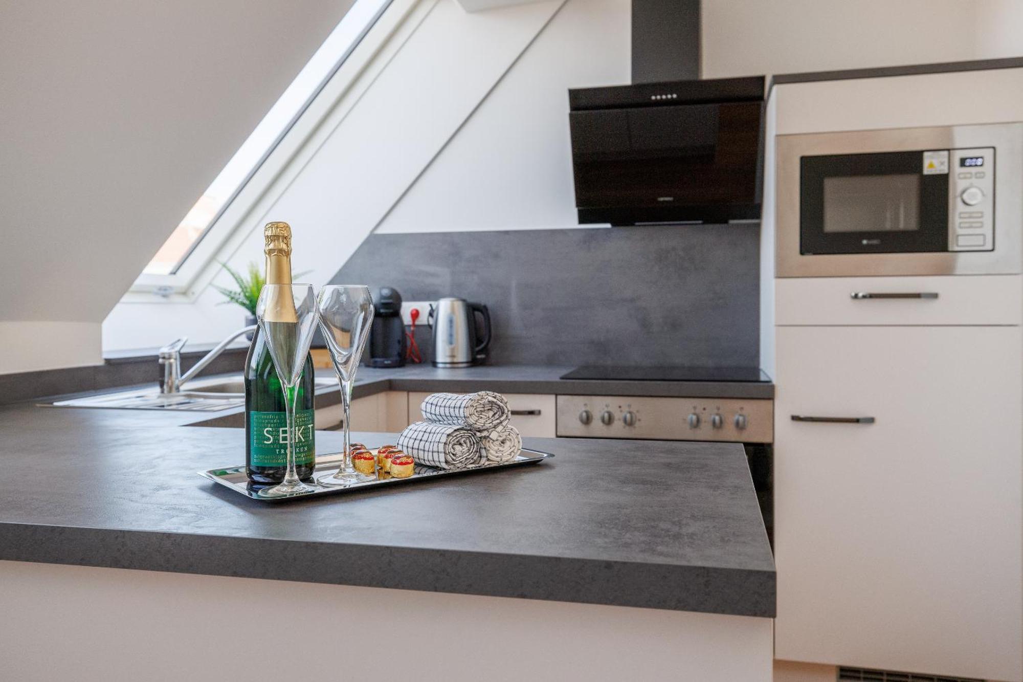 Symphony Apartments 38 - Modern Loft With Terrace And Grill In Central Location Vienna Exterior photo